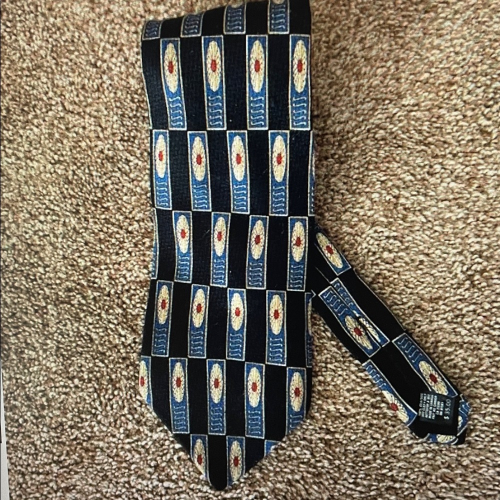 The Metropolitan Museum of Art silk tie
